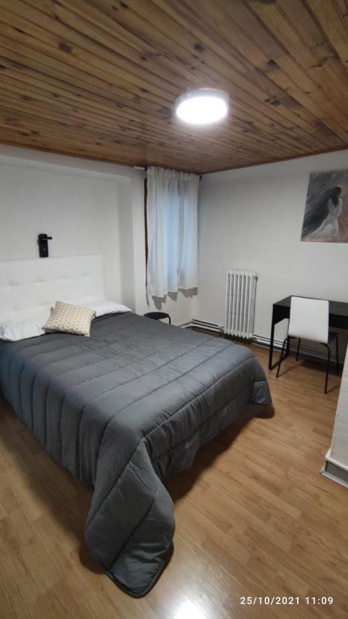 Hostal Ars Puigcerdà Екстериор снимка