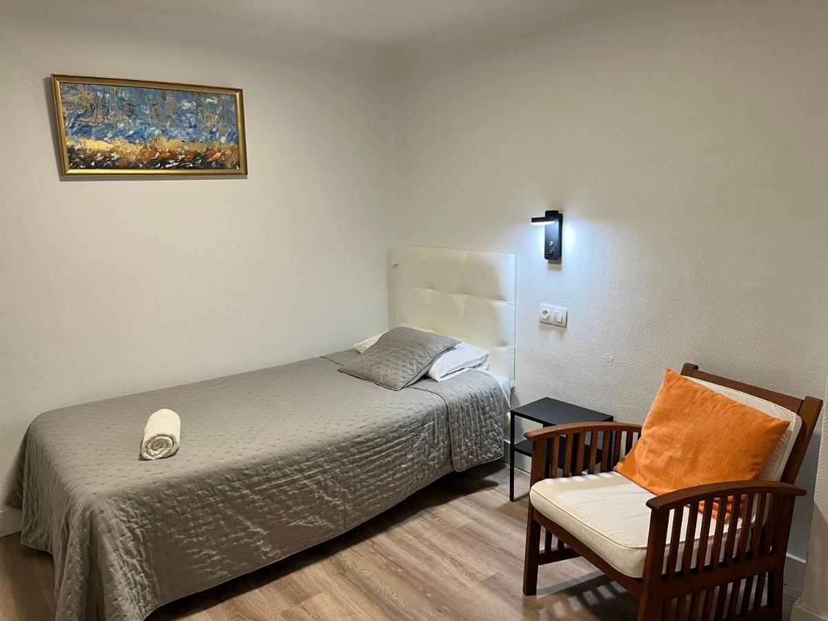 Hostal Ars Puigcerdà Екстериор снимка